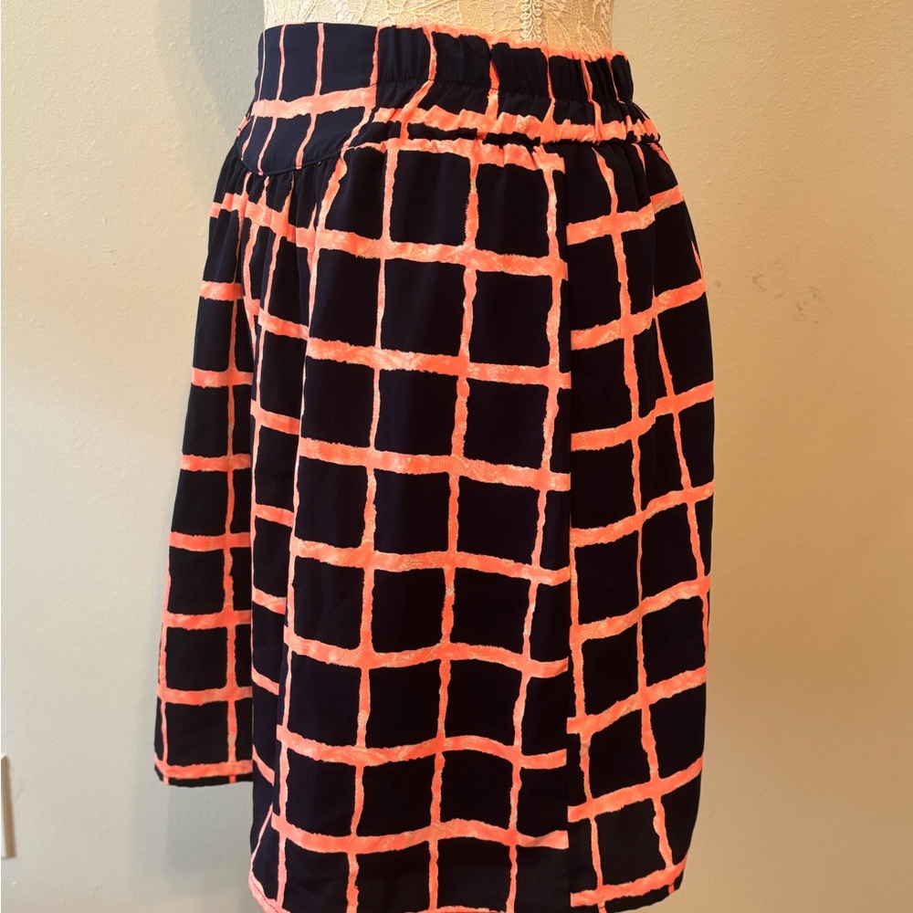 Mi a mi Francesca’s Navy and Coral Patterned Skirt - Picture 3 of 12